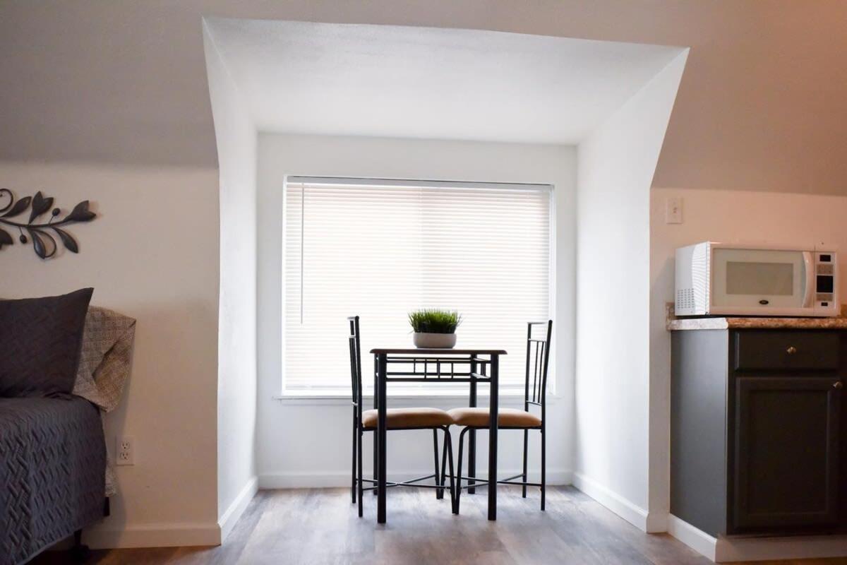 Unwind In A Bright Comfortable Apartment For 3 Pittsburgh Ngoại thất bức ảnh